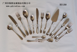 供应18-10材质不锈钢餐具刀叉，西餐餐具，西餐刀叉勺，中不锈钢餐具。