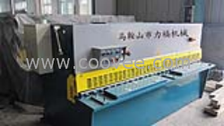 供应QC12Y-20&times;2500液压数显摆式剪板机