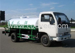 小区用的3&mdash;5吨东风小霸洒水车