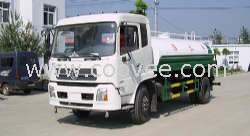 12&mdash;15吨的东风天锦绿化洒水车