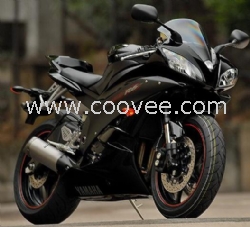 雅马哈YZF-R6摩托车
