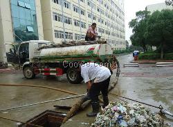 徐州市贾汪区清理隔油池&mdash;槽罐车抽淤泥